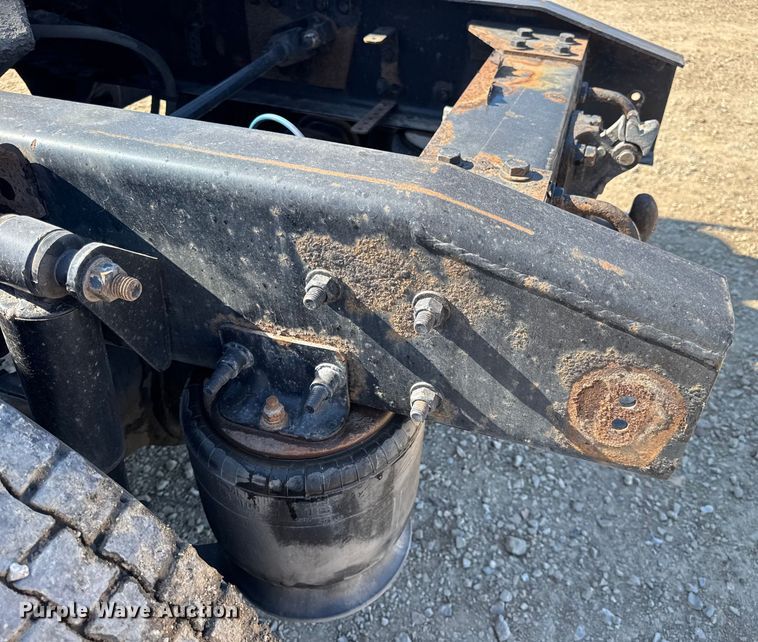 image for item DW3498 2017 Freightliner Cascadia semi truck