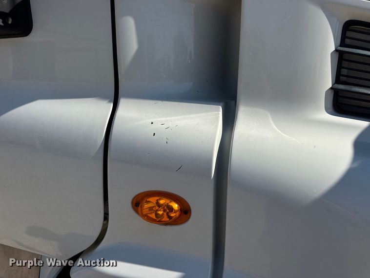 image for item DW3498 2017 Freightliner Cascadia semi truck