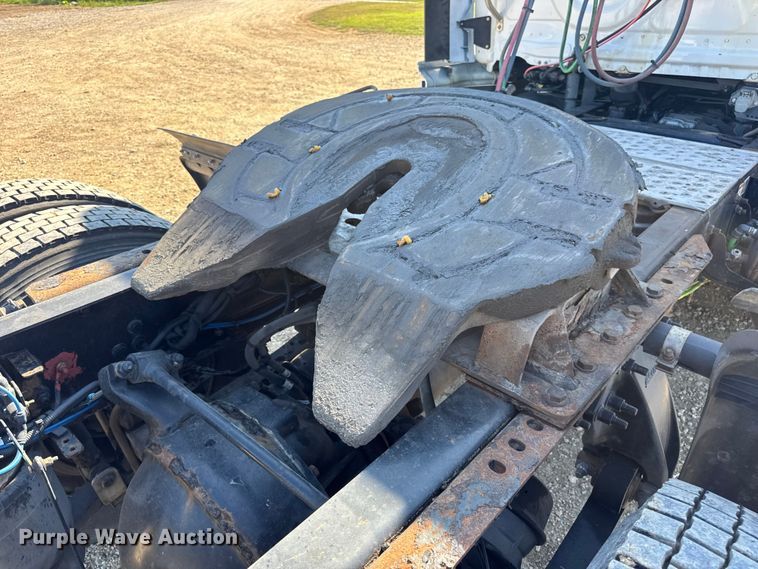 image for item DW3498 2017 Freightliner Cascadia semi truck