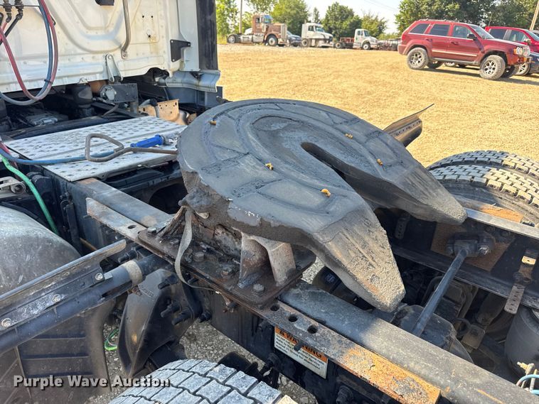 image for item DW3498 2017 Freightliner Cascadia semi truck