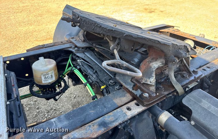 image for item DW3498 2017 Freightliner Cascadia semi truck