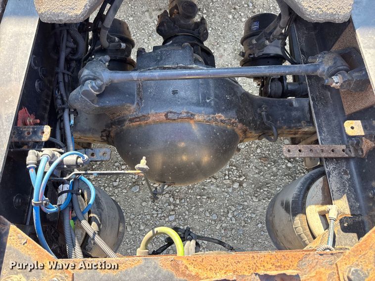 image for item DW3498 2017 Freightliner Cascadia semi truck