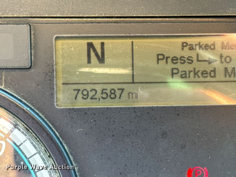 image for item DW3498 2017 Freightliner Cascadia semi truck