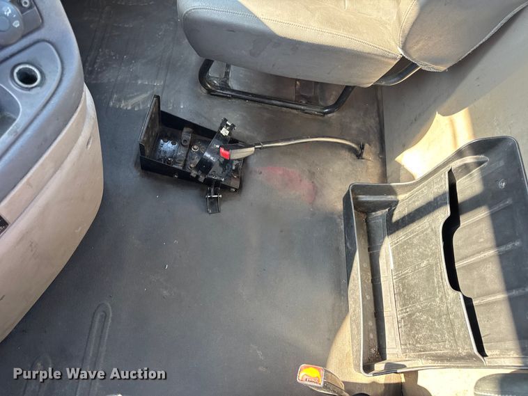 image for item DW3498 2017 Freightliner Cascadia semi truck