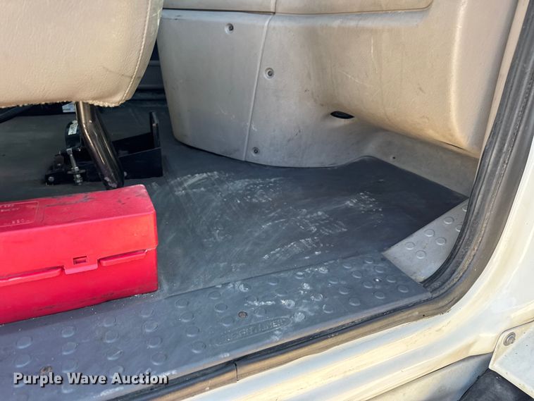 image for item DW3498 2017 Freightliner Cascadia semi truck