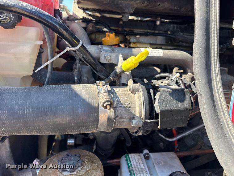 image for item DW3498 2017 Freightliner Cascadia semi truck