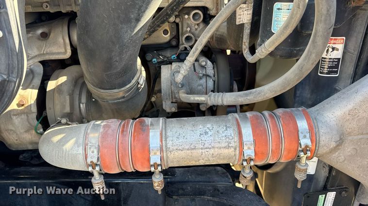 image for item DW3498 2017 Freightliner Cascadia semi truck