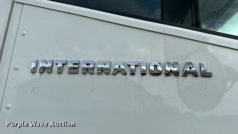 image for item DW6501 2008 International 9200i semi truck