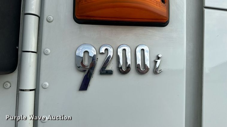 image for item DW6501 2008 International 9200i semi truck