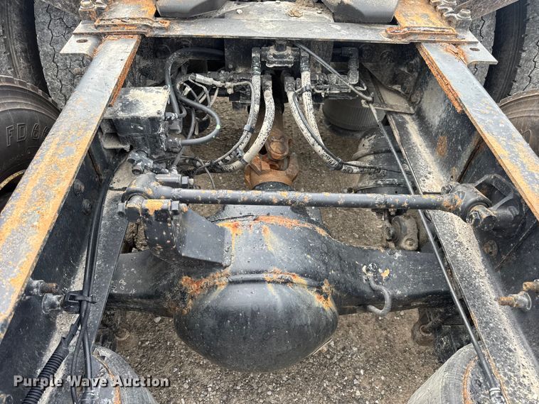 image for item DW6501 2008 International 9200i semi truck