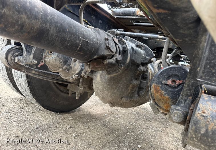 image for item DW6501 2008 International 9200i semi truck