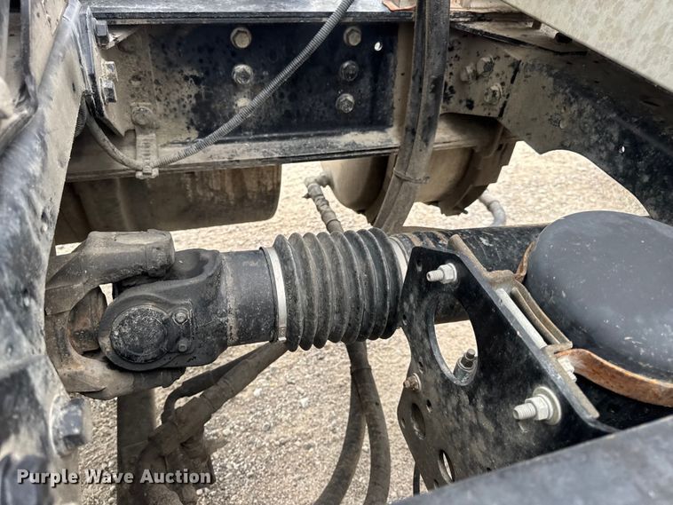 image for item DW6501 2008 International 9200i semi truck