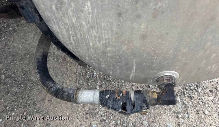 image for item DW6501 2008 International 9200i semi truck