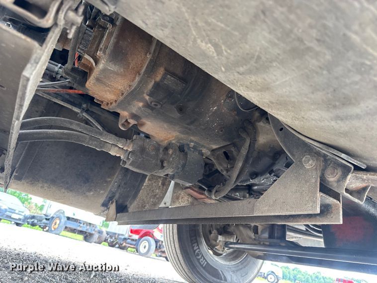 image for item DW6501 2008 International 9200i semi truck