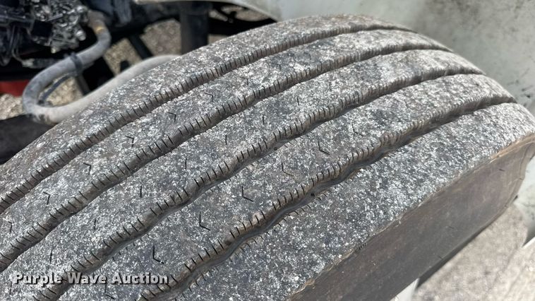 image for item DW6501 2008 International 9200i semi truck