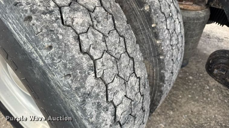 image for item DW6501 2008 International 9200i semi truck