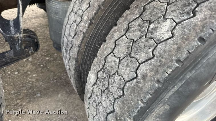 image for item DW6501 2008 International 9200i semi truck