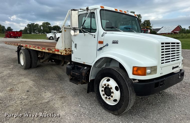 image for item DW6502 1997 International 4900 rollback truck
