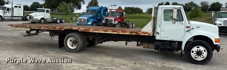 image for item DW6502 1997 International 4900 rollback truck