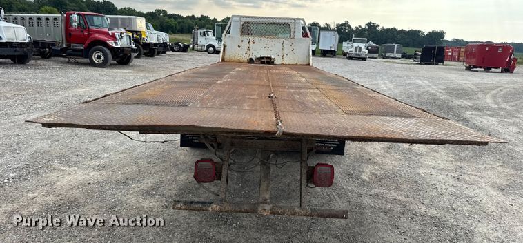 image for item DW6502 1997 International 4900 rollback truck