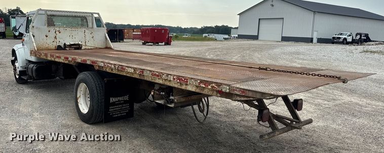 image for item DW6502 1997 International 4900 rollback truck