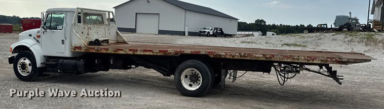 image for item DW6502 1997 International 4900 rollback truck