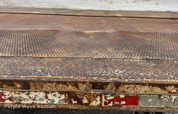 image for item DW6502 1997 International 4900 rollback truck