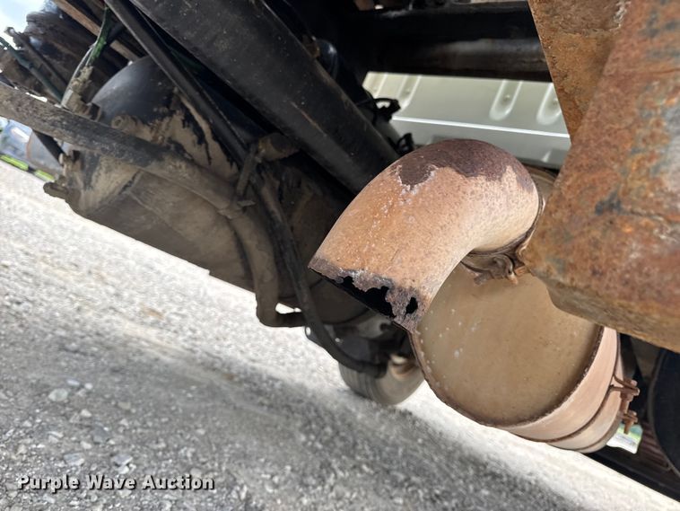 image for item DW6502 1997 International 4900 rollback truck