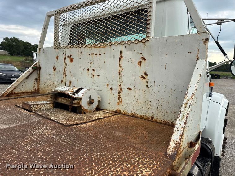 image for item DW6502 1997 International 4900 rollback truck