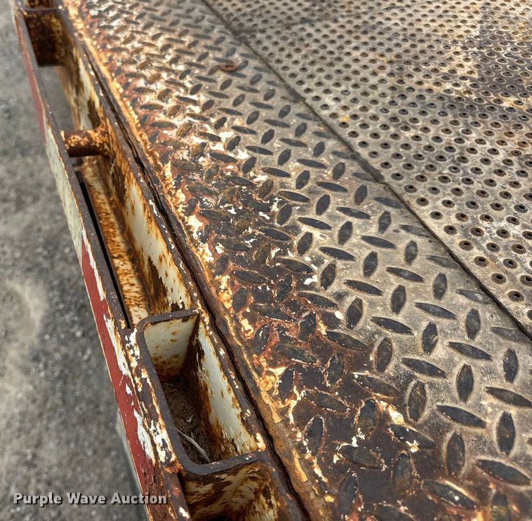 image for item DW6502 1997 International 4900 rollback truck