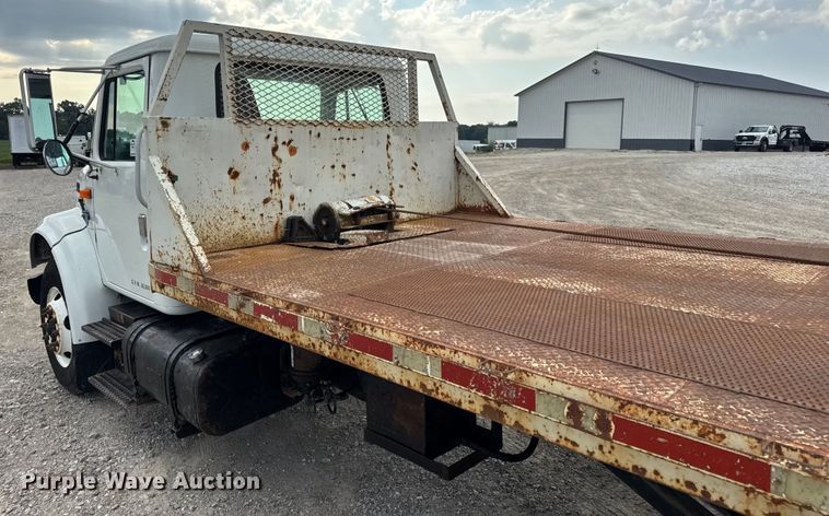 image for item DW6502 1997 International 4900 rollback truck