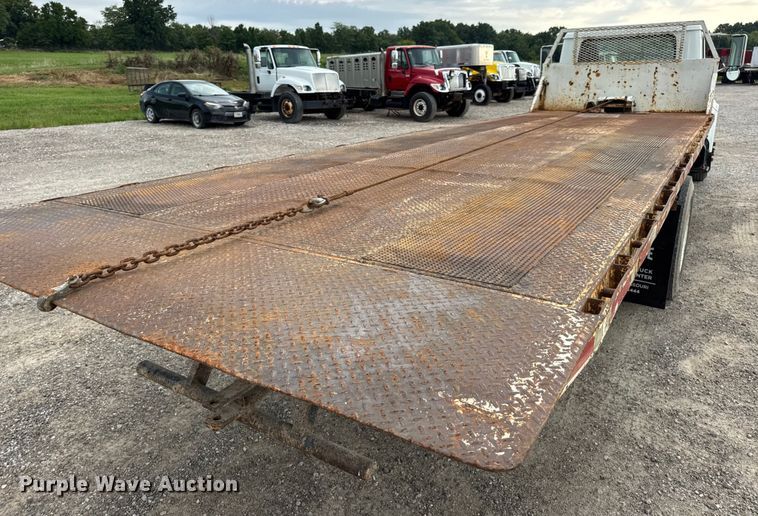 image for item DW6502 1997 International 4900 rollback truck