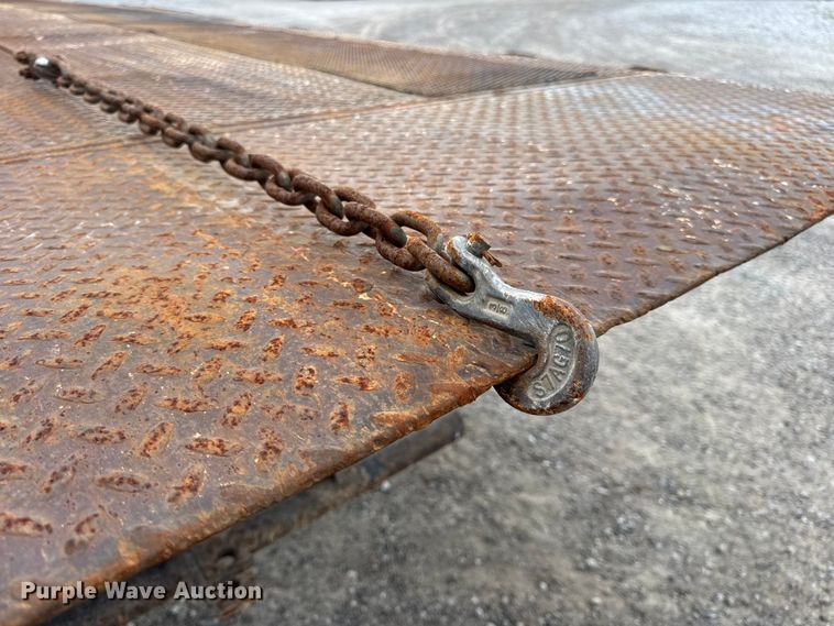 image for item DW6502 1997 International 4900 rollback truck