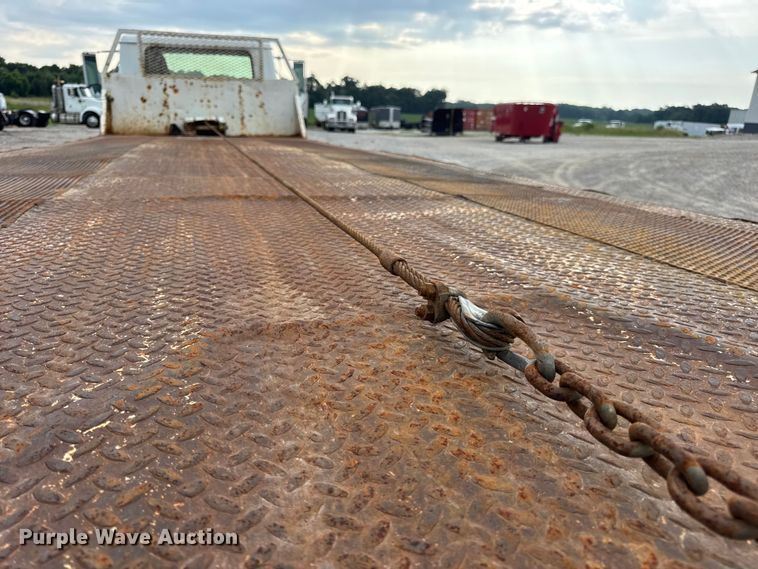 image for item DW6502 1997 International 4900 rollback truck