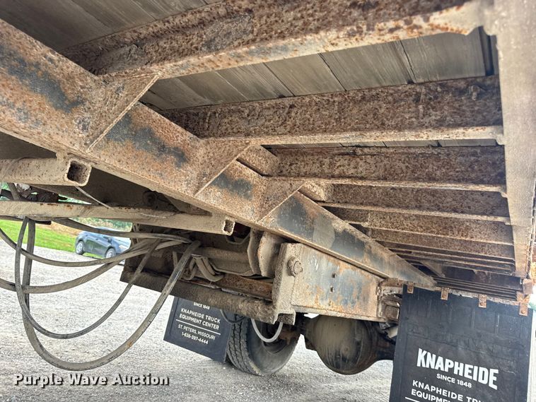 image for item DW6502 1997 International 4900 rollback truck