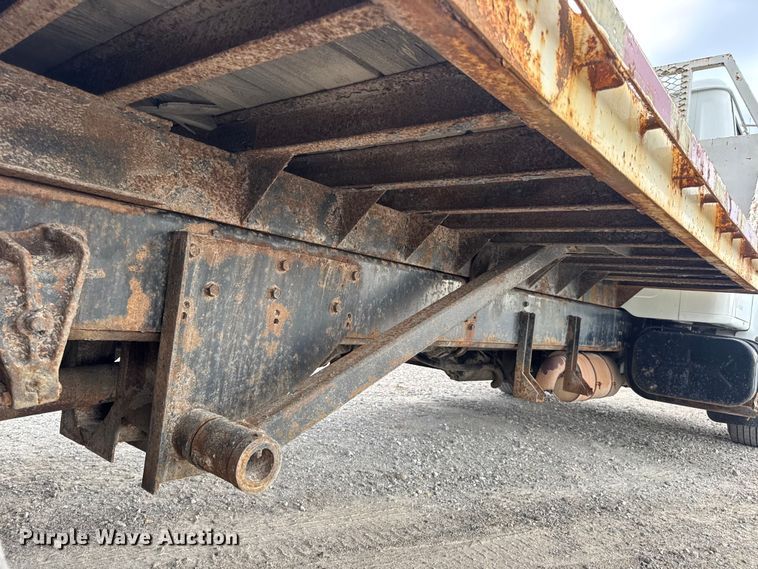 image for item DW6502 1997 International 4900 rollback truck