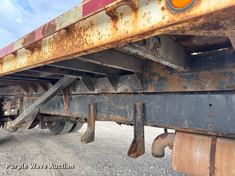 image for item DW6502 1997 International 4900 rollback truck