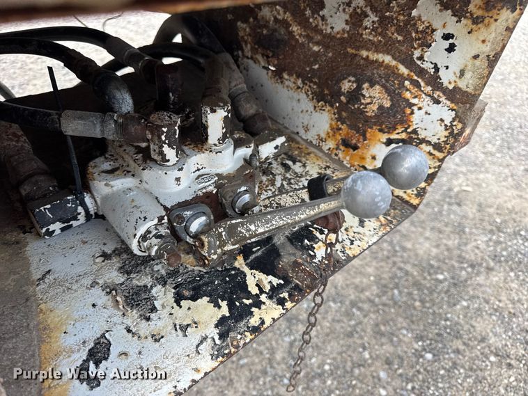 image for item DW6502 1997 International 4900 rollback truck