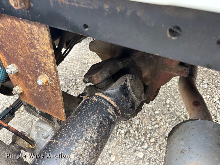 image for item DW6502 1997 International 4900 rollback truck