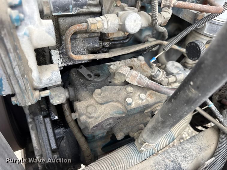 image for item DW6502 1997 International 4900 rollback truck