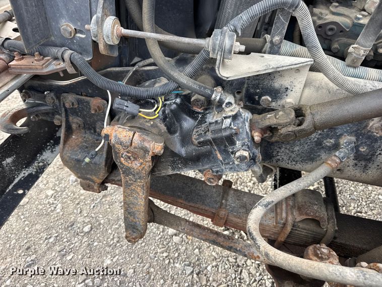 image for item DW6502 1997 International 4900 rollback truck