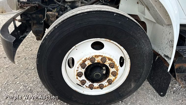 image for item DW6502 1997 International 4900 rollback truck