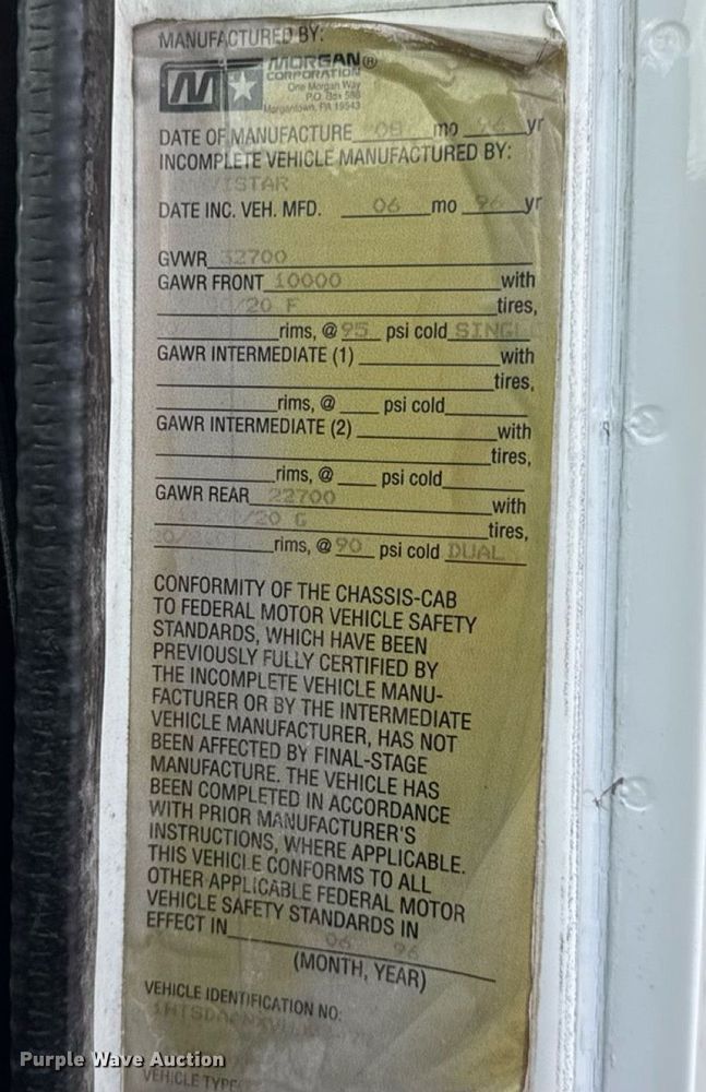 image for item DW6502 1997 International 4900 rollback truck