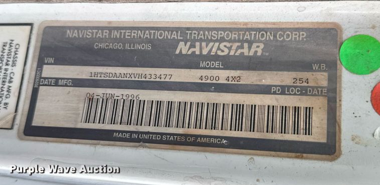 image for item DW6502 1997 International 4900 rollback truck