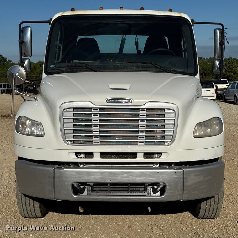 image for item DW6530 2015 Freightliner M2 semi truck