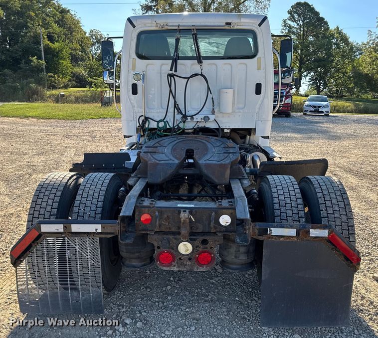 image for item DW6530 2015 Freightliner M2 semi truck