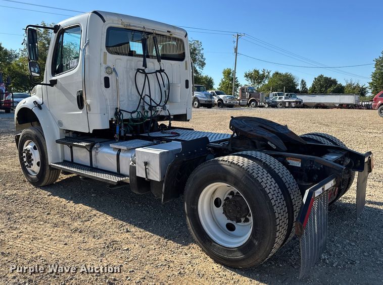 image for item DW6530 2015 Freightliner M2 semi truck