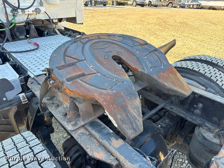 image for item DW6530 2015 Freightliner M2 semi truck