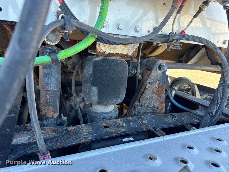 image for item DW6530 2015 Freightliner M2 semi truck