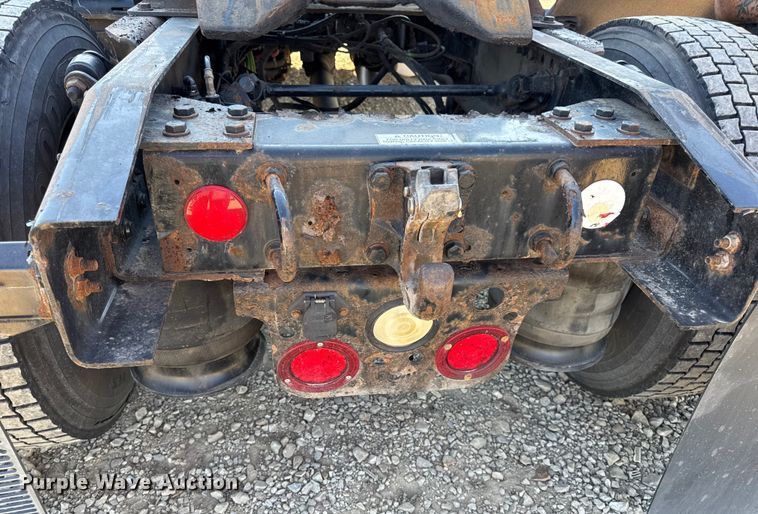 image for item DW6530 2015 Freightliner M2 semi truck